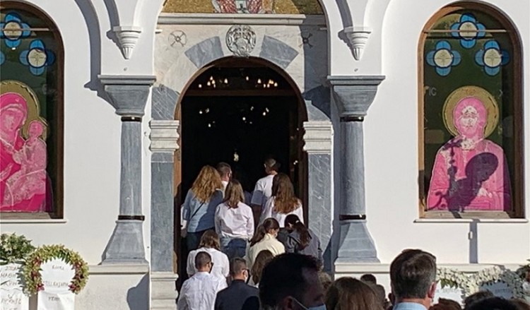 Σάμος-σεισμός: Το τελευταίο αντίο στον 17χρονο Άρη (βίντεο)