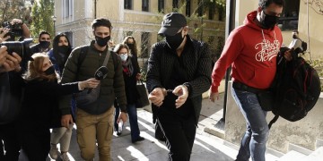 Ποινική δίωξη στον Σφακιανάκη για οπλοκατοχή και ναρκωτικά