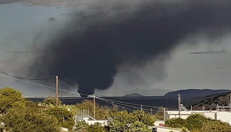 Φωτιά σε τουριστικό σκάφος στις Μικρές Κυκλάδες