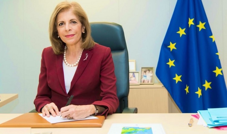 Γεγονός η συμφωνία ΕΕ - BioNTech/Pfizer για το εμβόλιο κατά του κορονοϊού