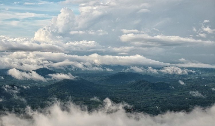 Καιρός: Πτώση της θερμοκρασίας και συννεφιά σήμερα
