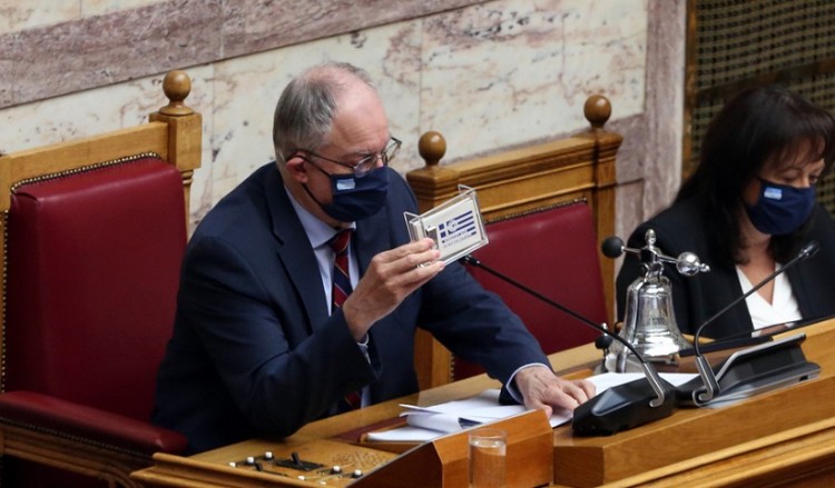 Προϋπολογισμός 2021: Στη Βουλή με εκτιμήσεις για ύφεση 10,5% φέτος