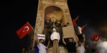Τουρκία: Ποινές ισόβιας κάθειρξης για την απόπειρα πραξικοπήματος του 2016