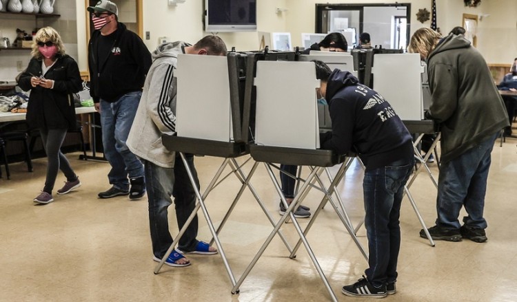 Πότε θα γνωρίζουμε το αποτέλεσμα των αμερικανικών εκλογών – Οι πολιτείες-κλειδιά