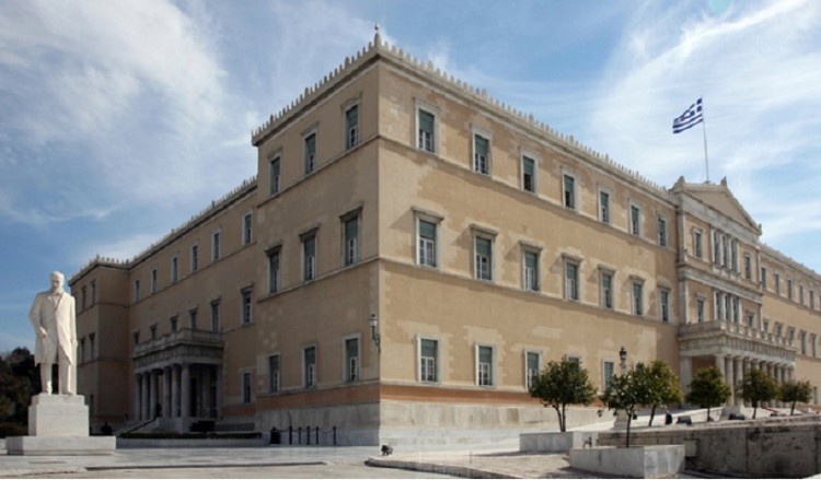 Φωταγώγηση της Βουλής για την Παγκόσμια Ημέρα για την Εξάλειψη της Βίας κατά των Γυναικών