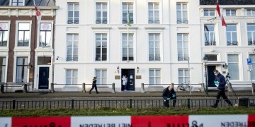 Ολλανδία: Γάζωσαν με σφαίρες την πρεσβεία της Σαουδικής Αραβίας στη Χάγη