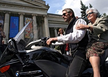 Έφυγε από τη ζωή η Ιρίνα Αντόνοβα, σιδηρά κυρία του Μουσείου Πούσκιν