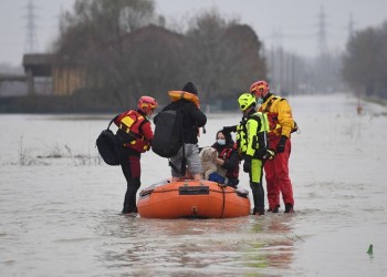 Ιταλία: Πλημμύρες, χιονοπτώσεις και κίνδυνος κατολισθήσεων στον βορρά (βίντεο)