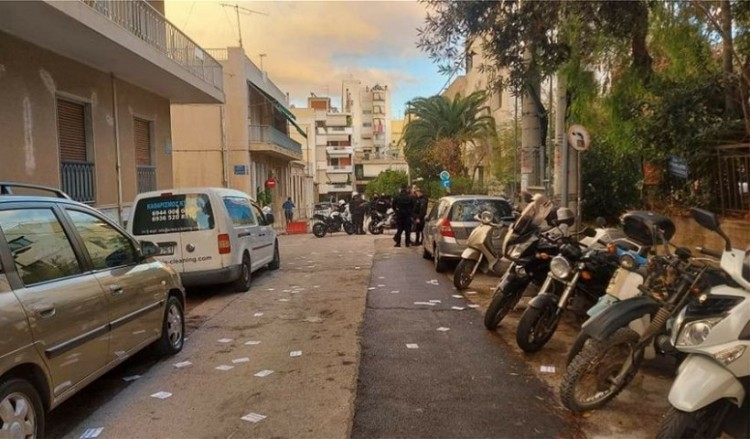 Κολωνός: Πέτρες και ξύλα κατά αστυνομικών – Τέσσερις τραυματίες