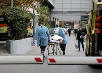 Ακόμα 98 ασθενείς έχασαν τη μάχη με την Covid-19