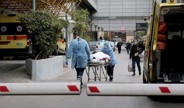 Ακόμα 98 ασθενείς έχασαν τη μάχη με την Covid-19
