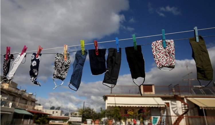 Νέες συστάσεις για τη μάσκα από τον ΠΟΥ