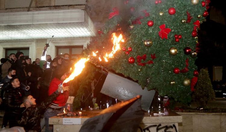 (Φωτ.: EPA / Malton Dibra)