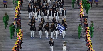 Η Σοφία Μπεκατώρου σημαιοφόρος της ελληνικής ομάδας στους Ολυμπιακούς του 2016 στο Ρίο (φωτ.: olympic.org / Getty)
