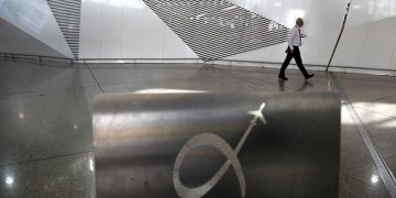 Εικόνα από το εσωτερικό του διεθνούς αεροδρομίου Αθηνών «Ελ. Βενιζέλος» (φωτ.: ΑΠΕ-ΜΠΕ / Γιάννης Κολεσίδης)