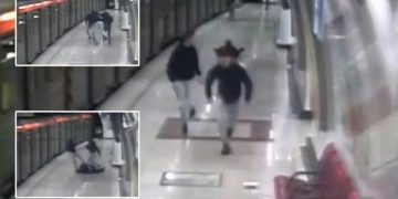 Πλάνα από κάμερα κλειστού κυκλώματος δείχνει την επίθεση στον σταθμάρχη, στην αποβάθρα του μετρό στην Ομόνοια