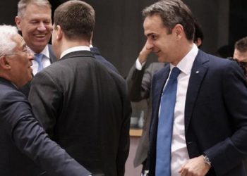 Ο πρωθυπουργός με τον Πορτογάλο ομόλογό του Αντόνιο Κόστα, τον Φεβρουάριο του 2020, στις Βρυξέλλες (φωτ.: ΑΠΕ-ΜΠΕ / Γρ. Τύπου Πρωθυπουργού / Δημήτρης Παπαμήτσος)