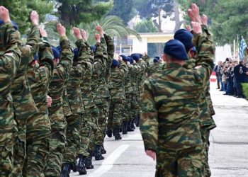 Εικόνα από ορκωμοσία οπλιτών Μηχανικού (φωτ. αρχείου: ΑΠΕ-ΜΠΕ / Ευάγγελος Μπουγιώτης)