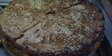 Η μοναδική βασιλόπιτα-σήμα κατατεθέν της Αγιάσου (φωτ.: sousamli.gr)