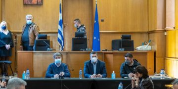 Χρυσοχοΐδης, Τζιτζικώστας και Χαρδαλιάς σε σύσκεψη με αυτοδιοικητικους φορείς της Θεσσαλονίκης (φωτ.: ΑΠΕ-ΜΠΕ / Νίκος Αρβανιτίδης)