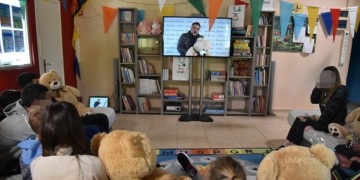 Από την περσινή δράση, με παιδιά από το «Χαμόγελο»