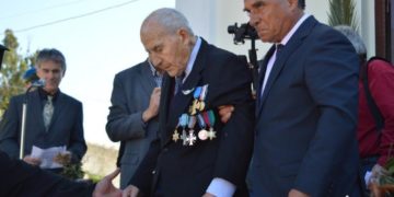 Ο παρασημοφορημένος Ιερολοχίτης Γεώργιος Καρασούλης (φωτ.: astraparis.gr)