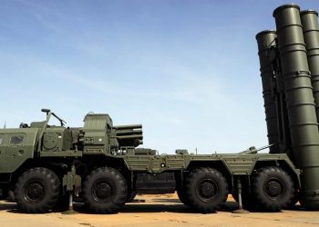 Το πυραυλικό σύστημα αεράμυνας S-400 (φωτ. αρχείου: EPA / Maxim Shipenkov)