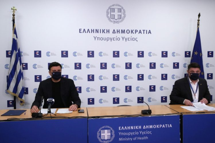 Ο υπουργός Υγείας Βασίλης Κικίλιας και ο υφυπουργός Πολιτικής Προστασίας και Διαχείρισης Κρίσεων Νίκος Χαρδαλιάς (φωτ.: ΑΠΕ-ΜΠΕ /Ορέστης Παναγιώτου)