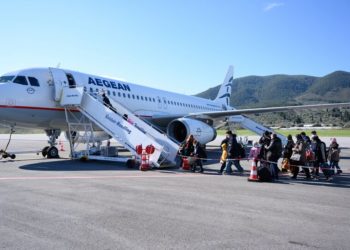 Πρόσφυγες πηγαίνουν από τη Μυτιλήνη στη Γερμανία (φωτ. αρχείου: ΑΠΕ-ΜΠΕ)