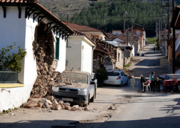 Εικόνα από το Δαμάσι Ελασσόνας που επλήγη σοβαρά από τον πρώτο μεγάλο σεισμό στις αρχές του μήνα (φωτ.: ΑΠΕ-ΜΠΕ / Αποστόλης Ντόμαλης)