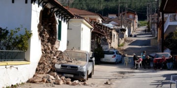 Εικόνα από το Δαμάσι Ελασσόνας που επλήγη σοβαρά από τον πρώτο μεγάλο σεισμό στις αρχές του μήνα (φωτ.: ΑΠΕ-ΜΠΕ / Αποστόλης Ντόμαλης)