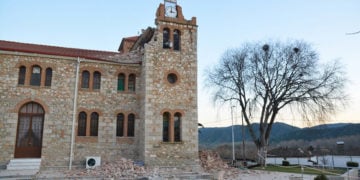 Σοβαρές ζημιές στην εκκλησία στο χωριό Μεσοχώρι του Δήμου Ελασσόνας (φωτ.: ΑΠΕ-ΜΠΕ / Αποστόλης Ντόμαλης)