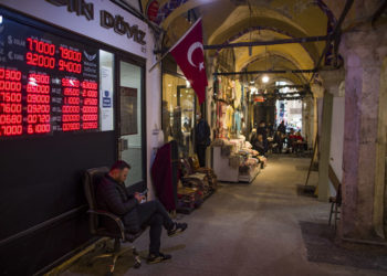 (Φωτ.: EPA / Tolga Bozoglu)