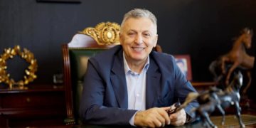 Ο Μπόρις Μουζενίδης (φωτ.: Mouzenidis Travel)