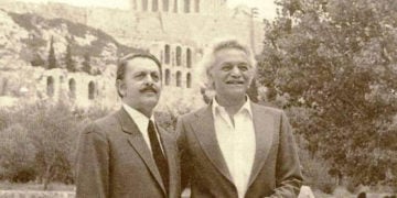 Οι Λάκης Σάντας και Μανώλης Γλέζος.