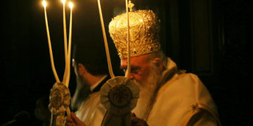 H λειτουργία της Ανάστασης, Σάββατο 18 Απριλίου 2020, στην Ιερά Μητρόπολη Αθηνών. (φωτ.: ΑΠΕ ΜΠΕ/ Αρχ. Αθηνών/ Χρήστος Μπόνης)