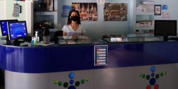 Η Νατάσα Εξάρχου, υπεύθυνη του πρακτορείου ΟΠΑΠ  της Αναστασίας Κωστάκη στη Νέα Ιωνία