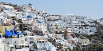 Άποψη της Οίας, στη Σαντορίνη (φωτ.: pixabay.com/ morviduk)