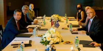 Ο Έλληνας υφυπουργός εξωτερικών στη Σύνοδο της Αττάλειας μαζί με τον Τούρκο ομόλογό του