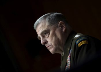 Ο αρχηγός των Ενόπλων Δυνάμεων στις ΗΠΑ στρατηγός Μαρκ Μάιλι (φωτ.: 
EPA/CAROLINE BREHMAN / POOL)