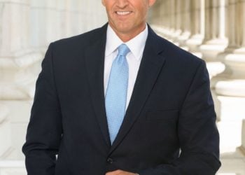 Τζεφ Φλέικ (Jeff Flake) ο νέος πρέσβης των ΗΠΑ στην Τουρκία (φωτό:Official senate)