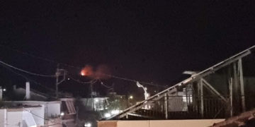 Η φωτιά στη Ζήρια όπως φαινόταν από τα Σελιανίτικα (πηγή: Facebook / Πυρκαγιά ενημέρωση)