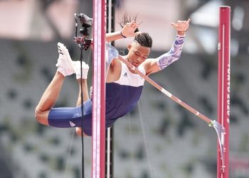 Ο Εμμανουήλ Καραλής στα προκριματικά του επί κοντώ ανδρών, στο Εθνικό Στάδιο του Τόκιο (φωτ.: ΑΠΕ-ΜΠΕ/ΑΠΕ-ΜΠΕ/Δημήτρης Τοσίδης)