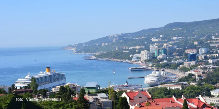Το λιμάνι της Γιάλτας στην Κριμαία (φωτ.: Βασίλης Τσενκελίδης)