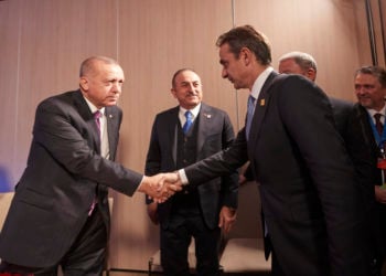 Οι δύο αρχηγοί σε προηγούμενη τους συνάντηση (φωτ. αρχείου: ΑΠΕ-ΜΠΕ/ Γραφείο Τύπου του Πρωθυπουργού/ Δημήτρης Παπαμήτσος)