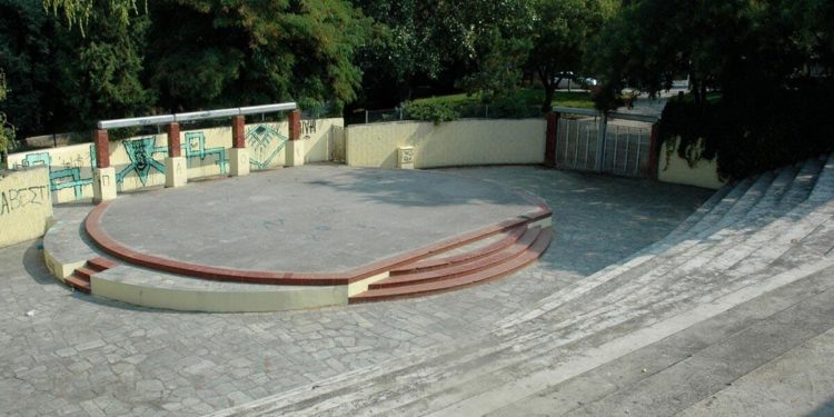 Το ανοιχτό θέατρο Κρύας Βρύσης «Τάσος Πεζιρκιανίδης (φωτ.: thessaloniki.travel)