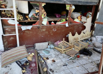 Μαγαζί Σύρου που βανδαλίστηκε από το εξαγριωμένο πλήθος στην κωμόπολη Αλτίνταγ της Άγκυρας (φωτ.: Depo Photos/abaca/picture-alliance)