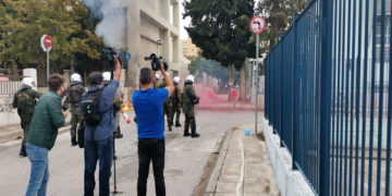 Από τα χθεσινά επεισόδια στο ΕΠΑΛ Σταυρούπολης στη Θεσσαλονίκη, Τετάρτη 29 Σεπτεμβρίου 2021(φωτ.: ΑΠΕ-ΜΠΕ/ STR)