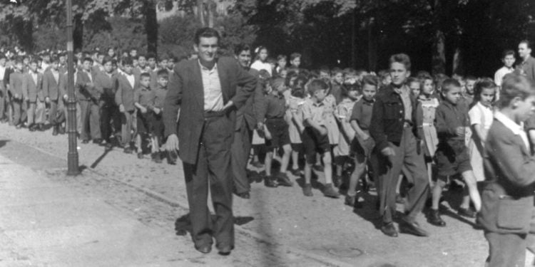 Παιδιά πρόσφυγες στη Ρουμανία (φωτ. wikipedia)