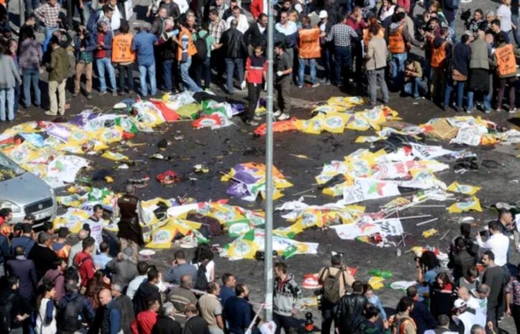 Εικόνα από τις τρομοκρατικές επιθέσεις του 2015 (φωτ.: Anadolu Agency/ Getty Image)